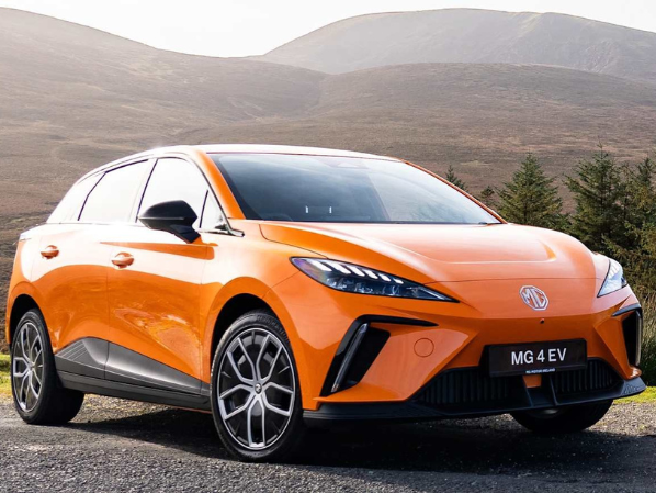 MG4 EV Standard Range from €30,995